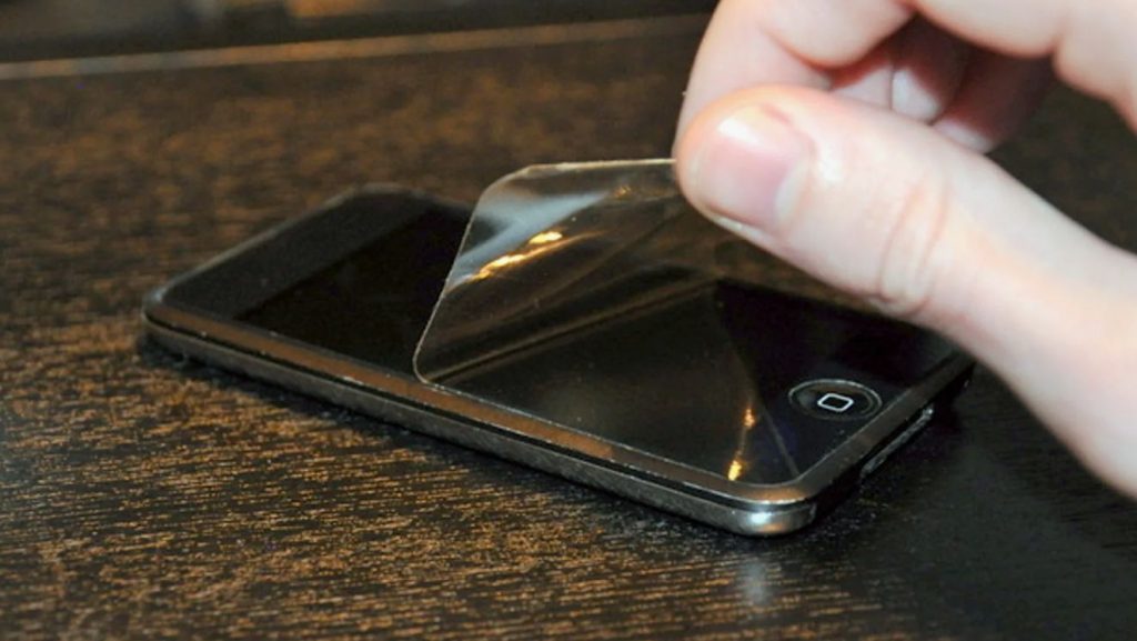 Kuidas eemaldada kaitseklaas telefonilt ilma killudeta ja pisarateta: üllatavalt lihtne viis