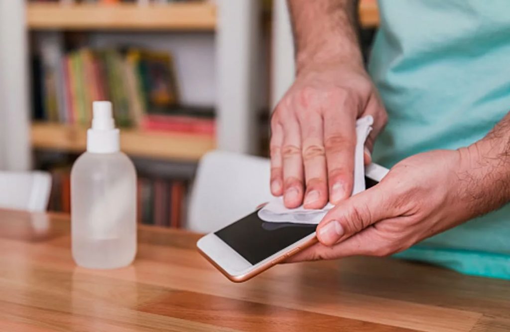 Miks teie nutitelefon aeglustub: süüdi pole mälu, vaid teie käsi