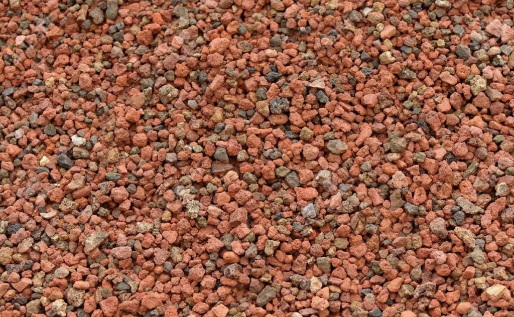 Ideaalse suvilatee saladus: unustatud materjal, mis peab vastu igasugusele sillutisele – naabrid hakkavad kadestama