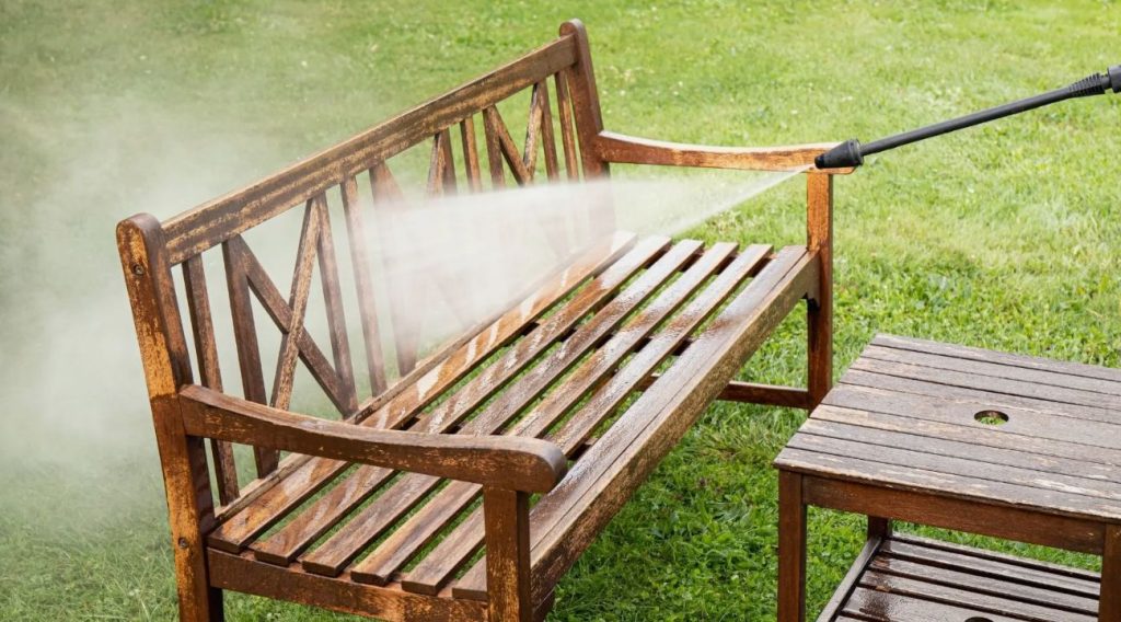 Aiamööbel vajab hooaja lõpuni nõuetekohast hooldust