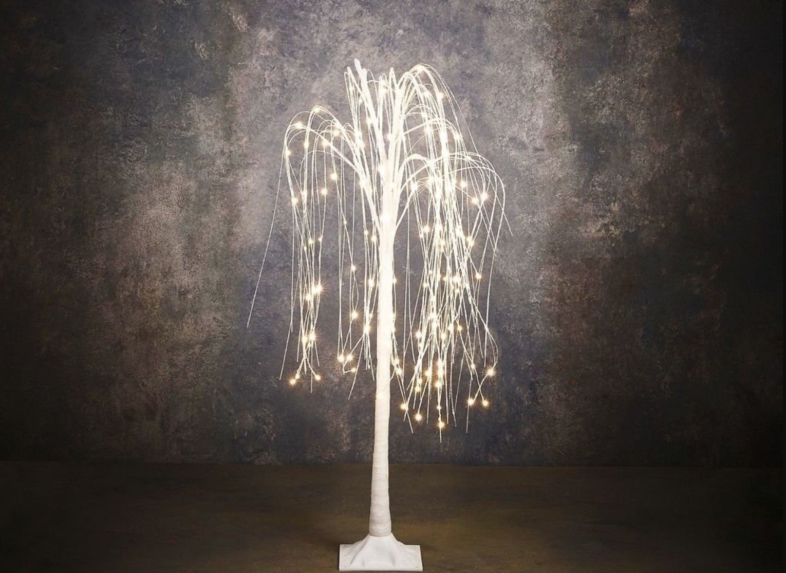 Hüvasti, lehtpuud: Zara Home toob turule oma enimmüüdud jõulupuu kõige elegantsema, soojema ja säravama versiooni