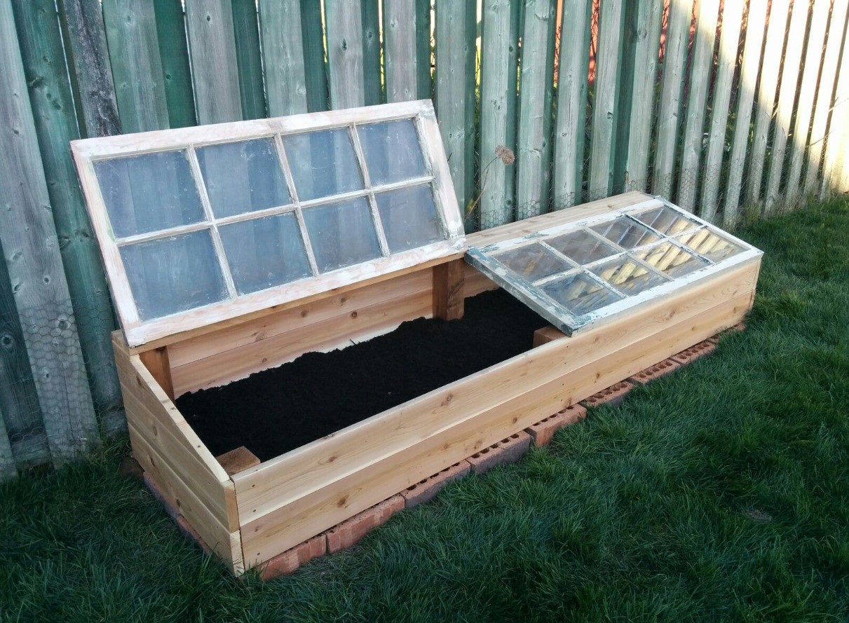 Kuidas pikendada aianduse hooaega Eestis: kerged tunnelid, kasvuhooned ja katused, mis toimivad